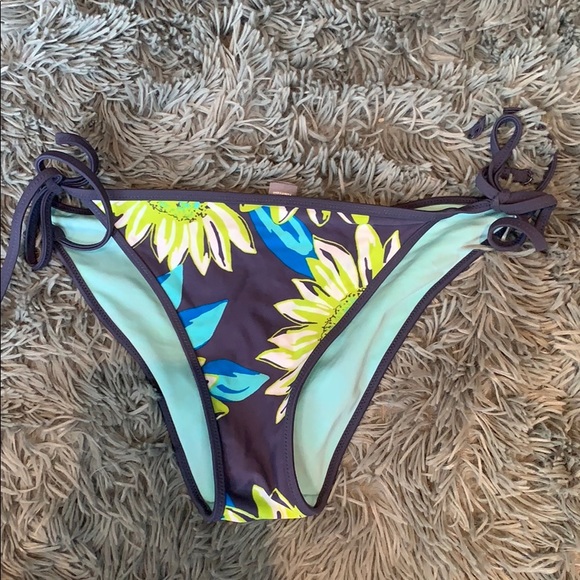 Flowers bikini bottoms - Picture 1 of 2